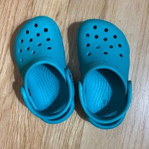 Crocs clogs size 6T